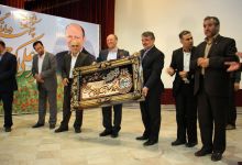 گزارش تصویری از اهداء جوایز  در همایش تجلیل از پرفسور علی اکبر جلالی چهره ماندگار شهرستان شاهرود 
